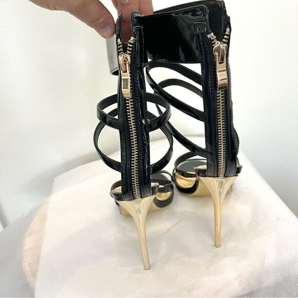 Jessica Rich Goddess Sandal in Black Patent Leather and Gold Heel, Size 37 6.5 - Picture 2 of 7
